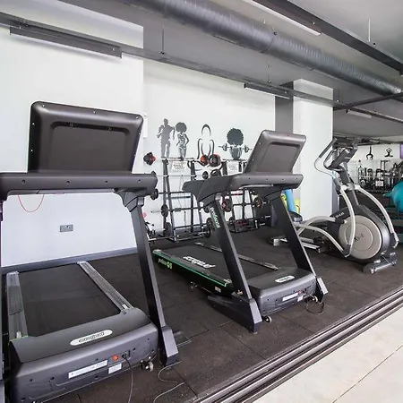 The , Gym Havuz Sahil Apartmán Aglantzia